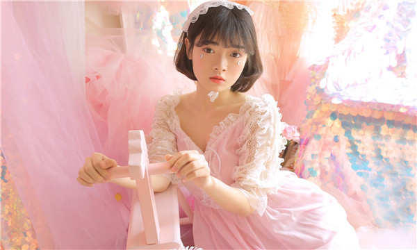 群英乡供卵试管代怀生子多少钱？这一直是很多不孕不育家庭关注的话题。在中国，不孕不育的发生率越来越高，根据《中国不孕不育现状调研报告》显示，育龄夫妇的不孕不育率从20年前的3%增长至现在的12.5%-18.2%，患者人数高达6000万以上。在这样的背景下，许多家庭通过供卵试管来实现自己的生育梦想。那么，供卵试管代怀生子的费用到底是多少呢？